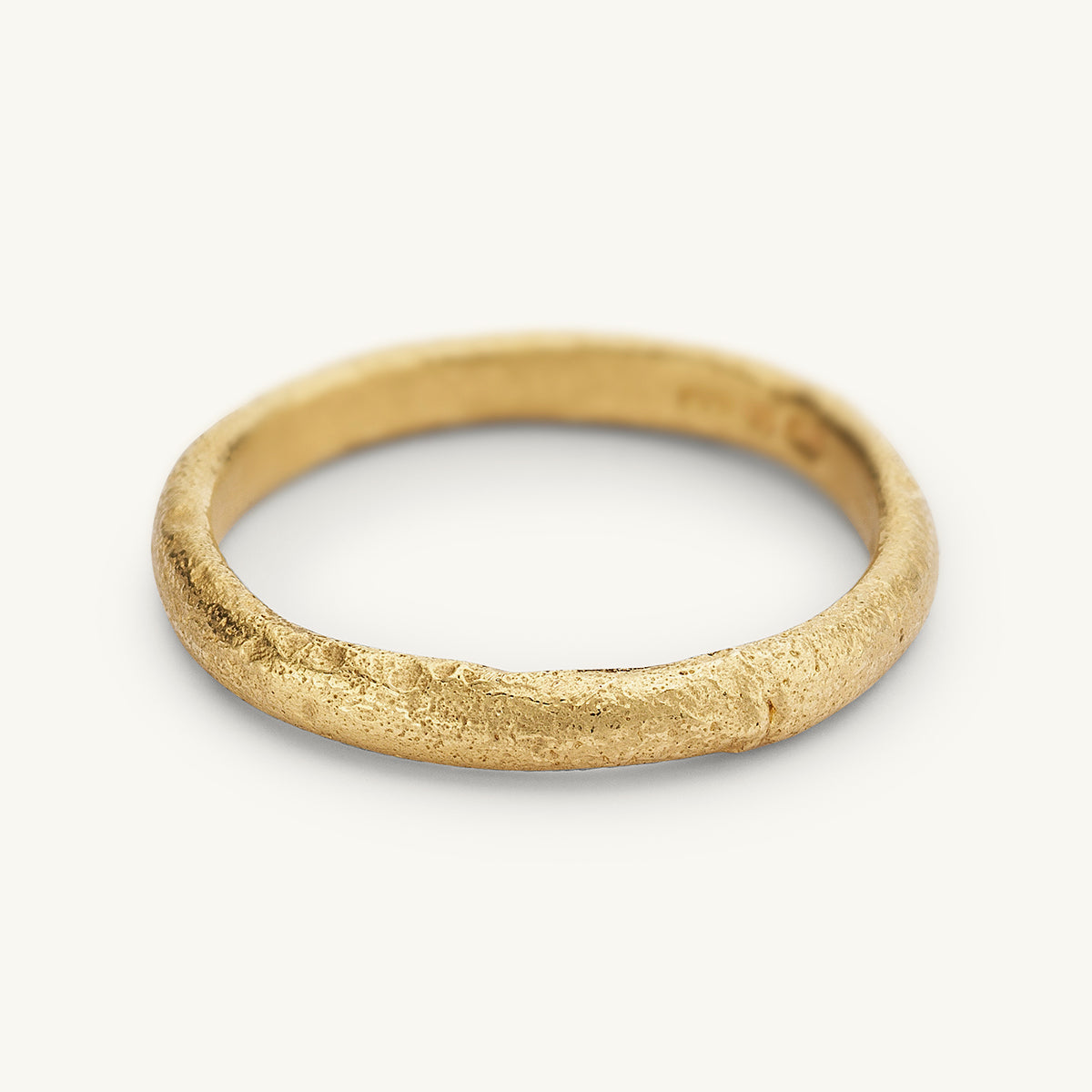Ruth Tomlinson Raw Gold Textured Wedding Band - 2.5mm - 18Y