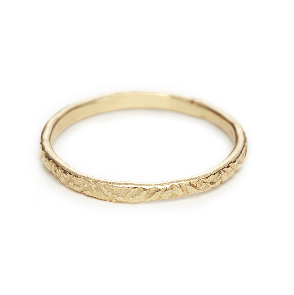 Engraved ladies wedding band from Ruth Tomlinson, handmade in London