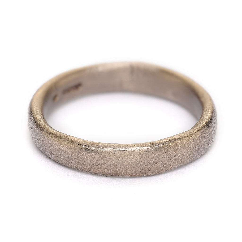 White gold 4mm mens wedding band from Ruth Tomlinson, handmade in London